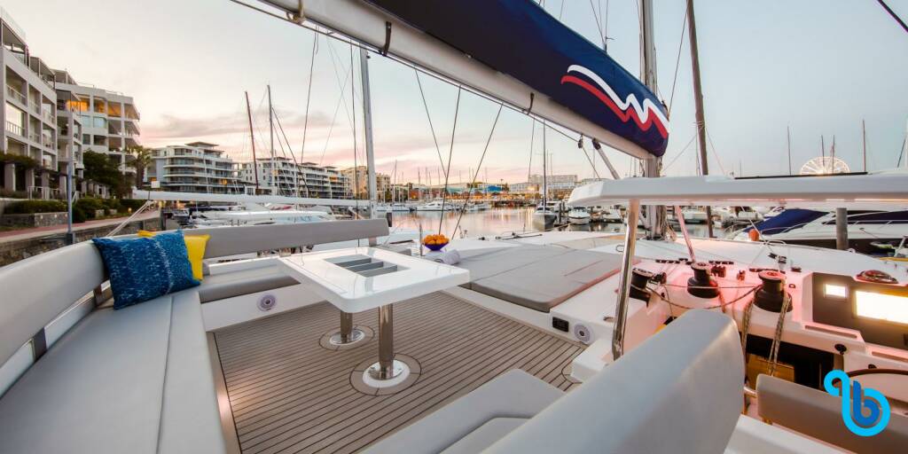 Moorings 5000 crewed, 