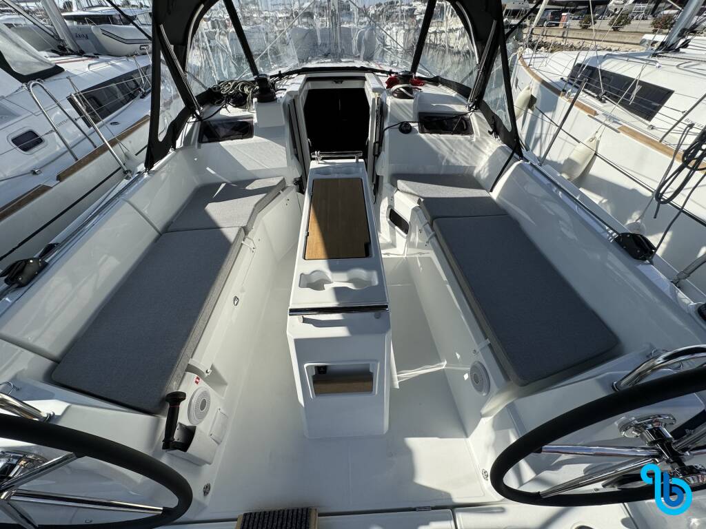 Oceanis 34.1, ARNIE