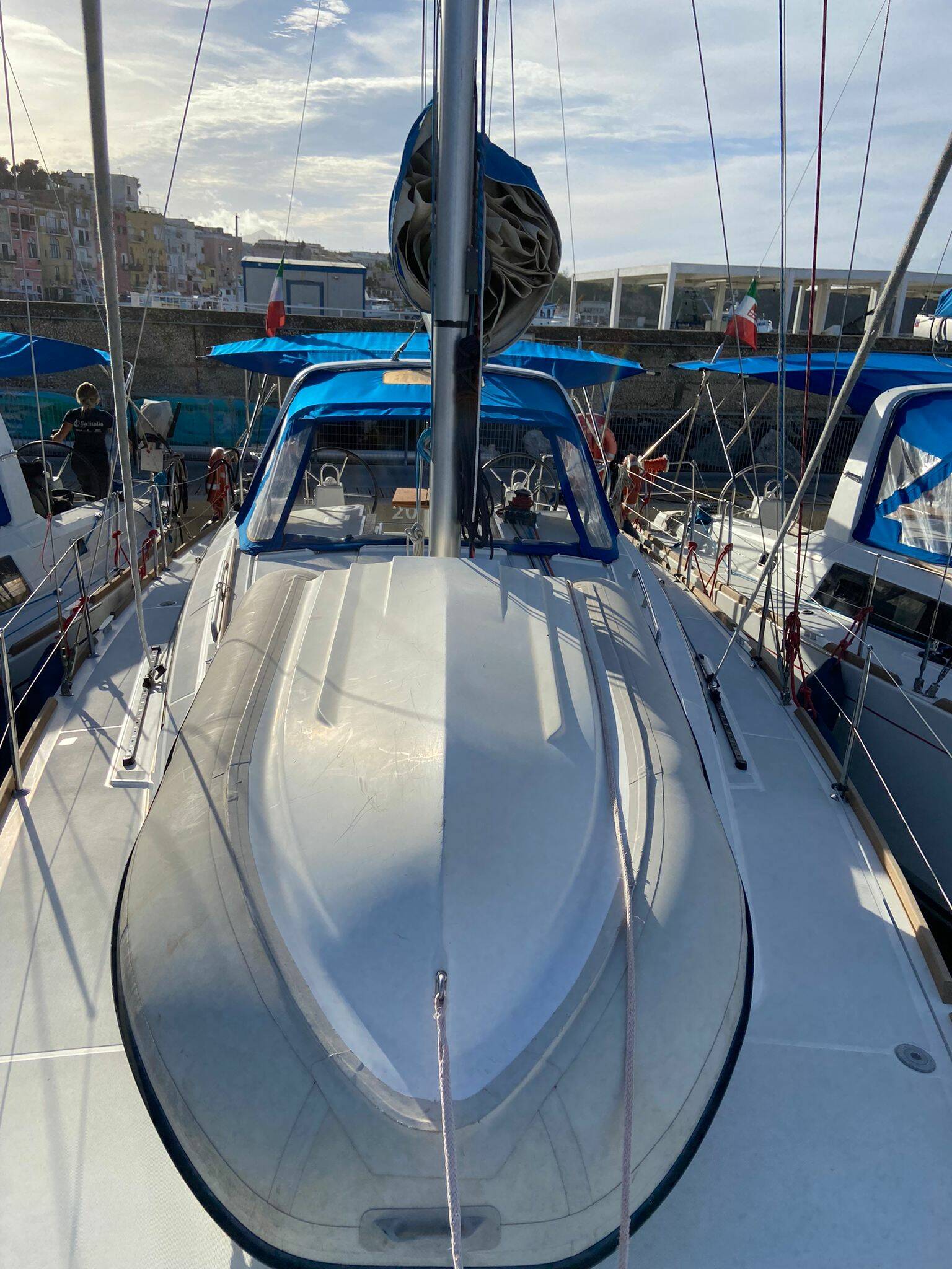 Oceanis 38, Caroline