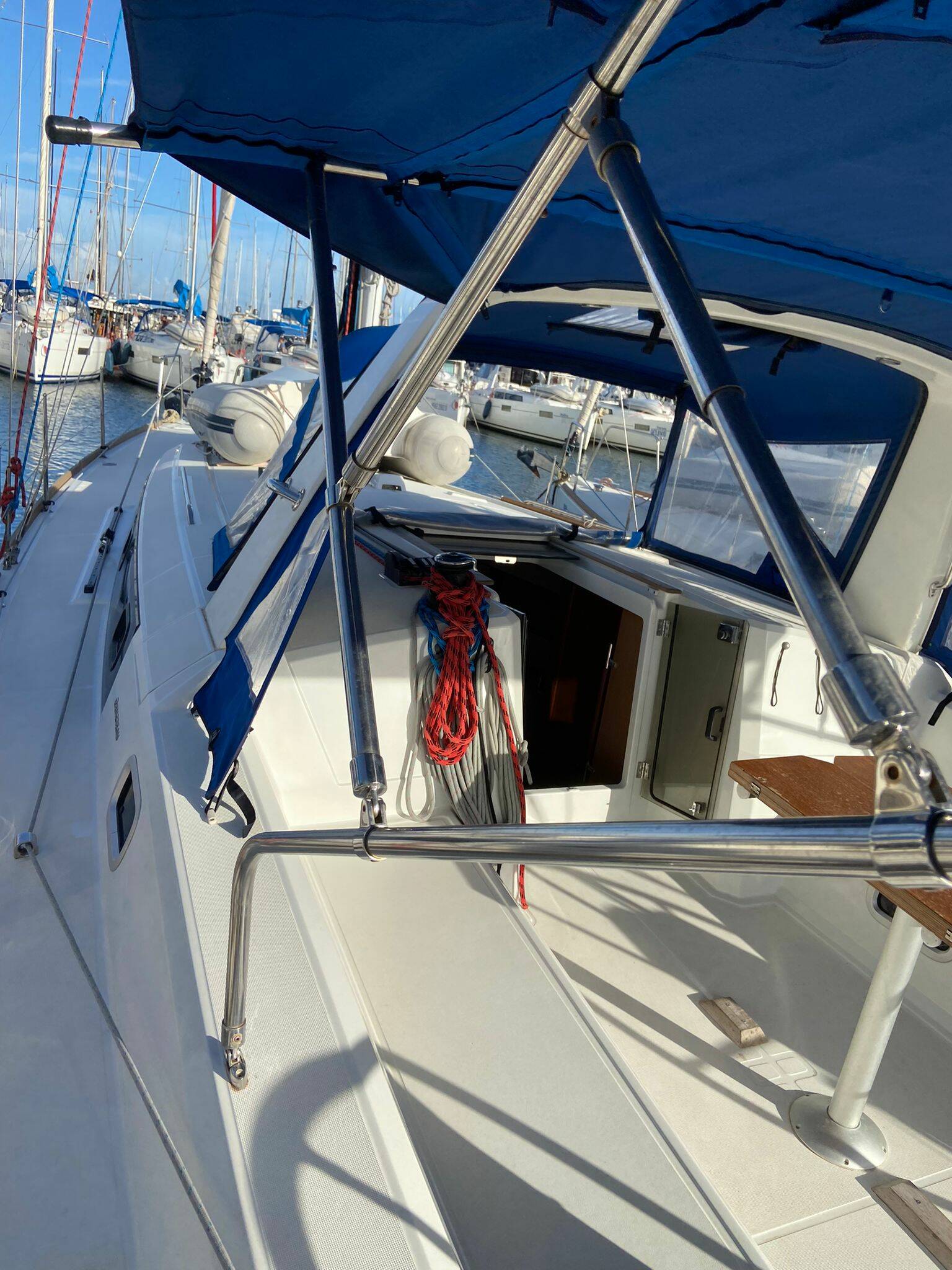 Oceanis 38, Caroline