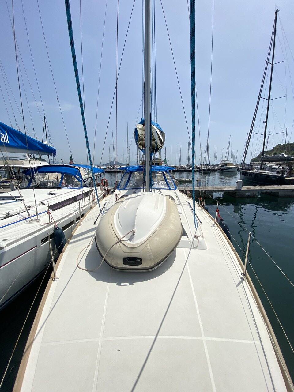 Oceanis 45, Bella