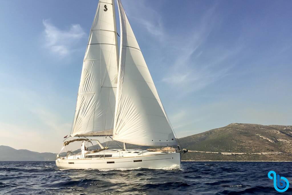 Oceanis 45, Slide