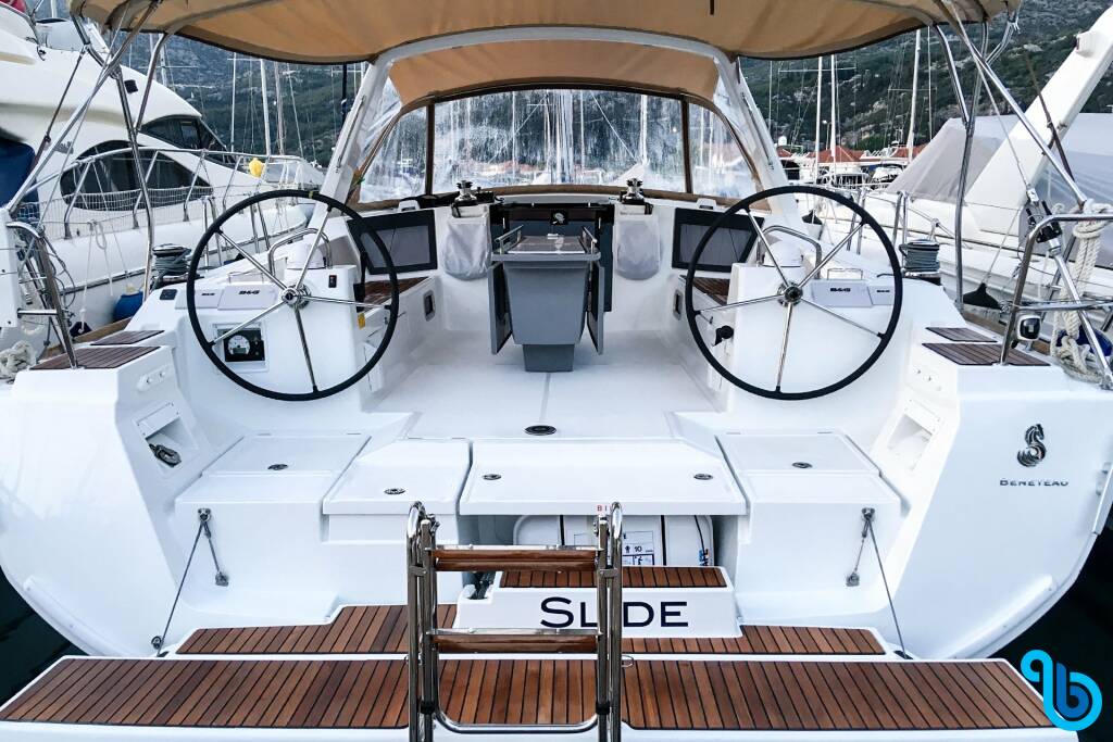 Oceanis 45, Slide