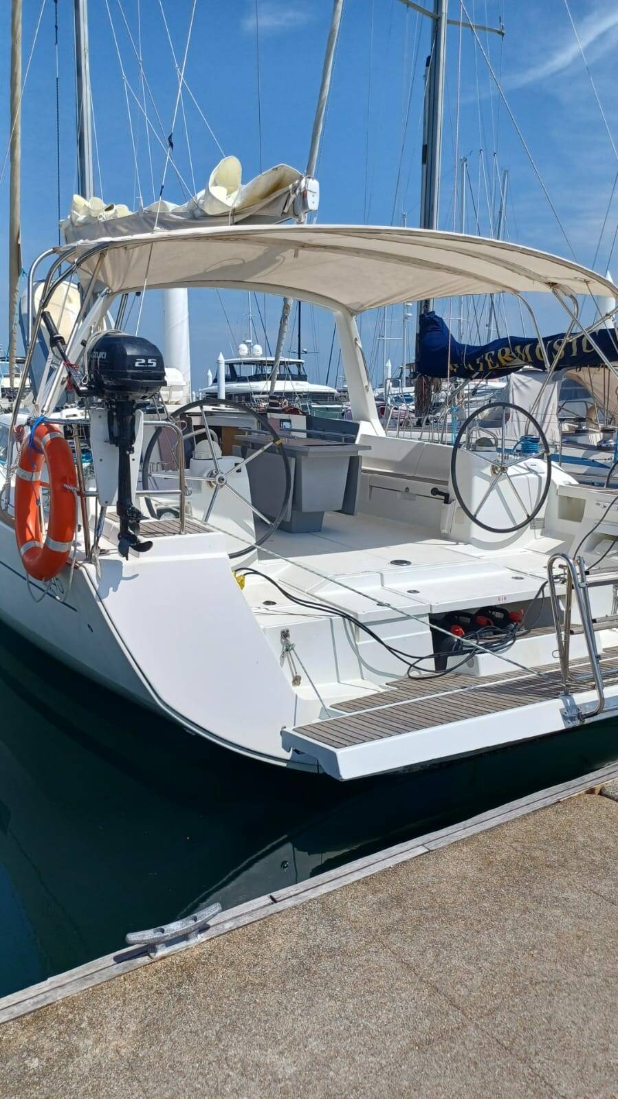 Oceanis 45, Gloria