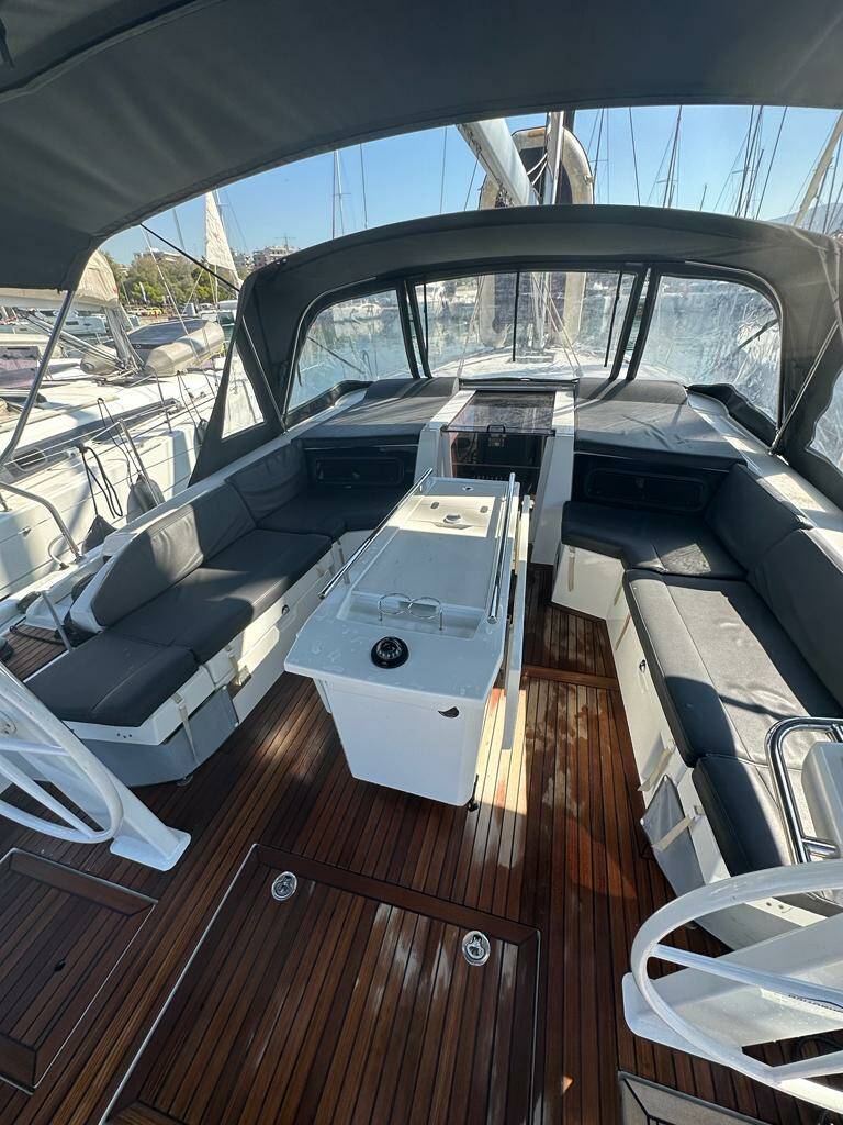 Oceanis 46.1, PRESTIGE