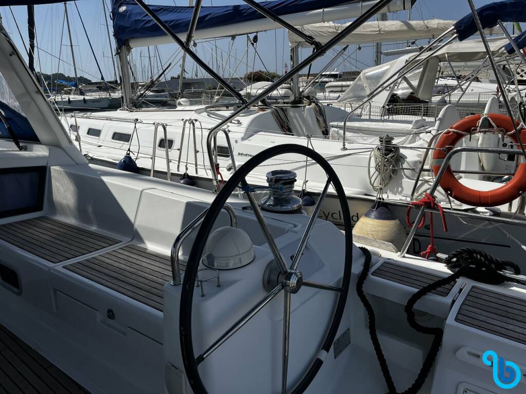 Oceanis 48, Erikoussa