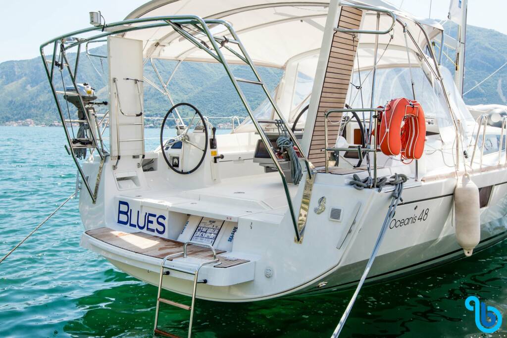 Oceanis 48, Blues