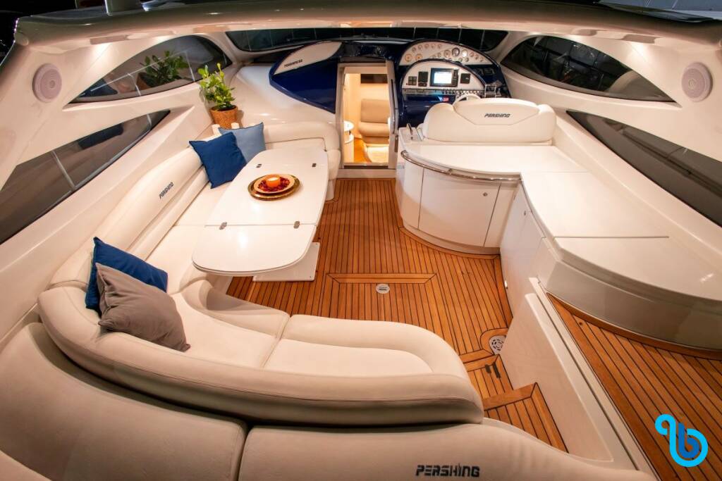 Pershing 52, MIRA