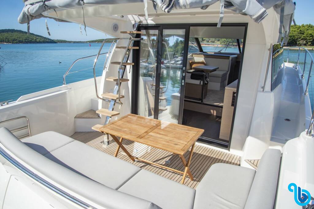 Prestige 420, 