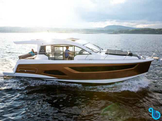 Sealine C390 | Tireless