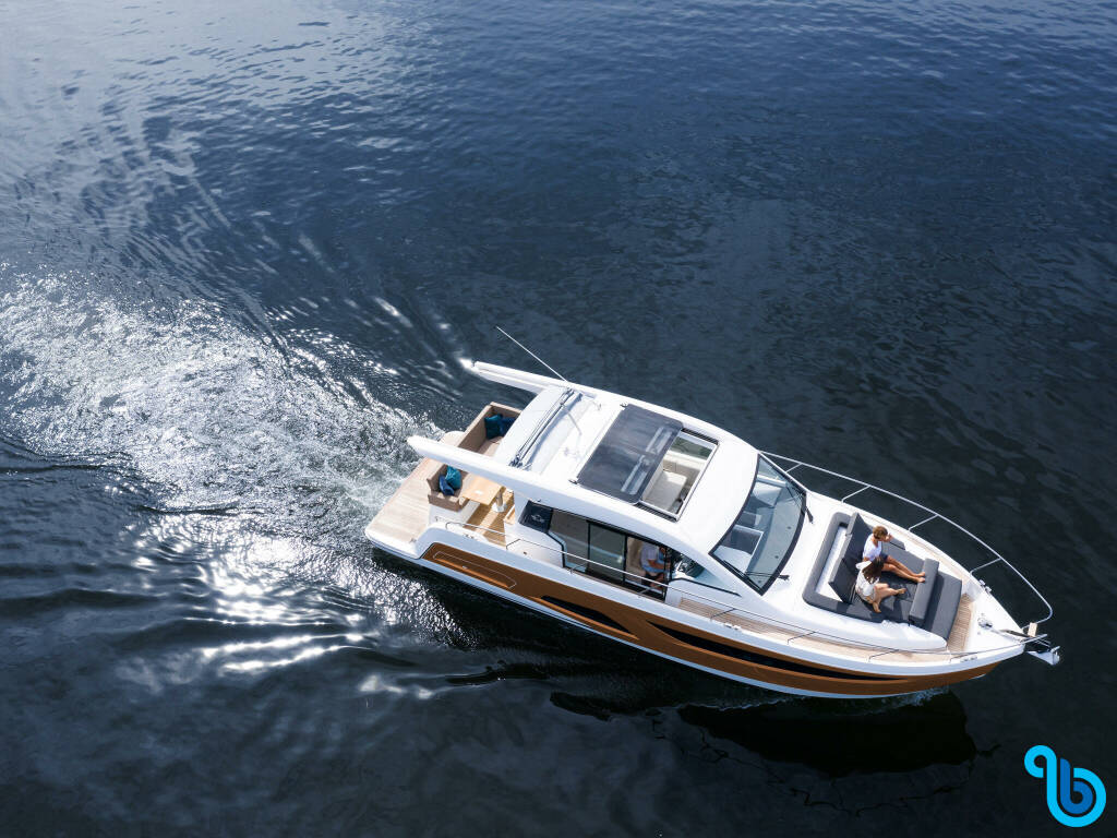 Sealine C390, Tireless