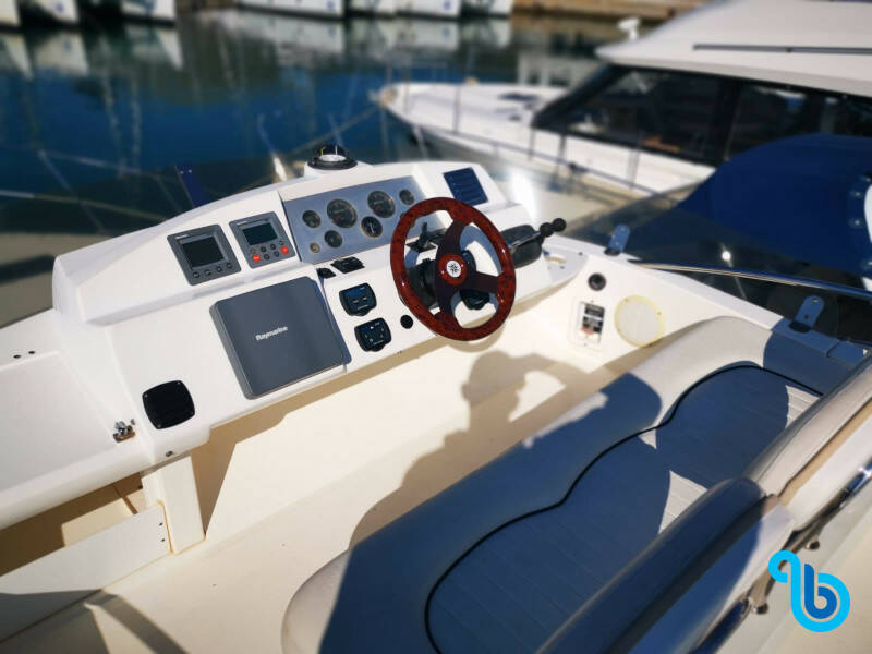 Sealine F34, Little One