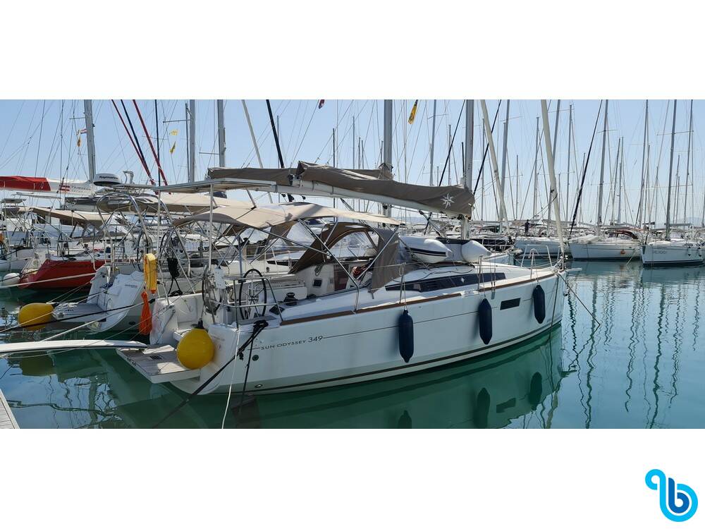 Sun Odyssey 349, 