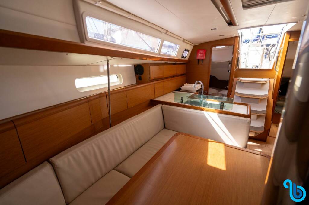 Sun Odyssey 389, PEWEE