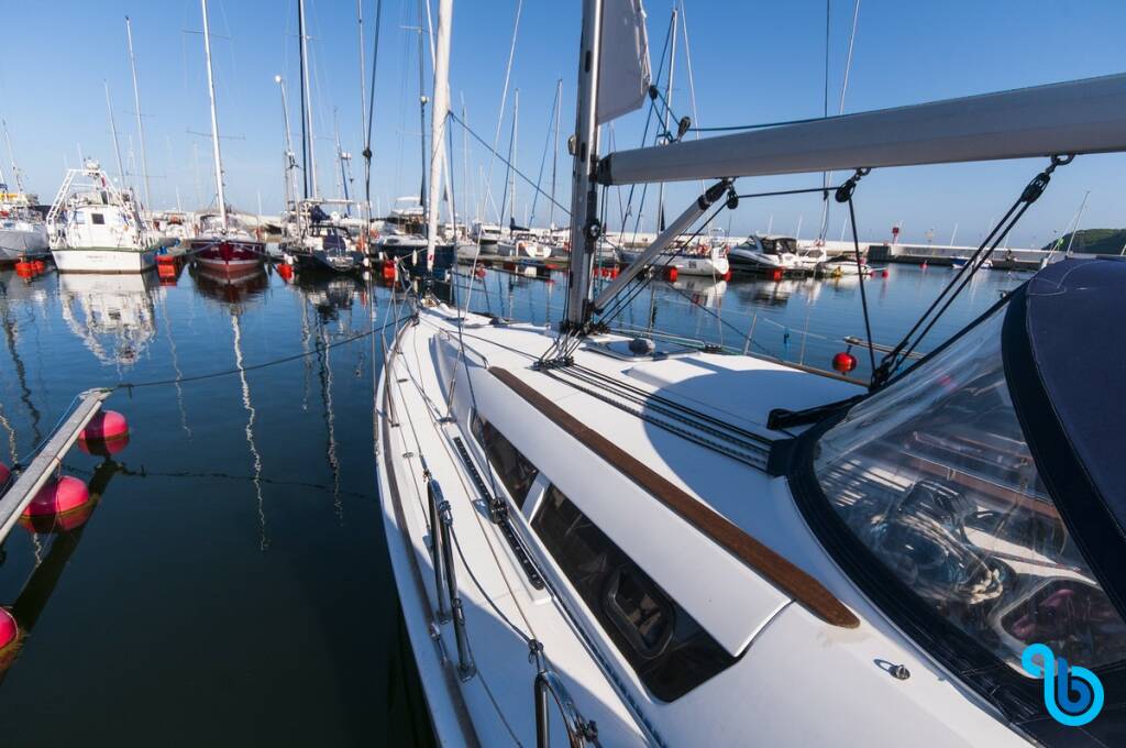 Sun Odyssey 39i, Juna