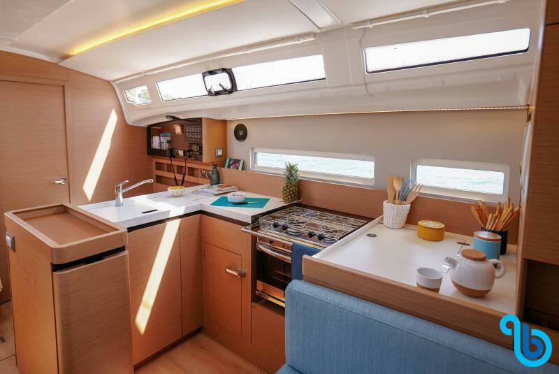 Sun Odyssey 410, 