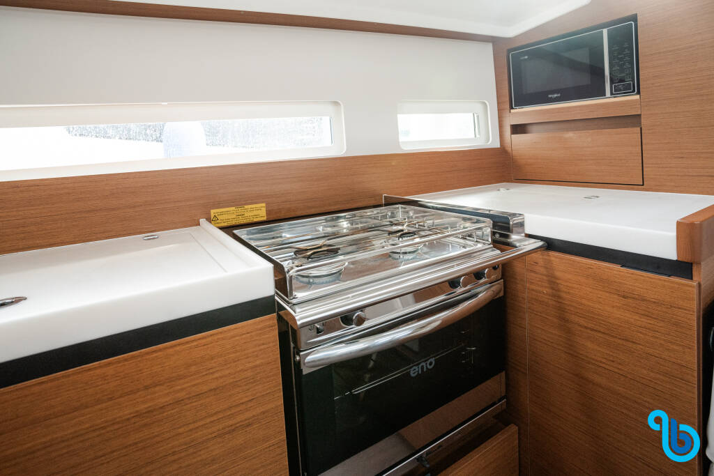 Sun Odyssey 410, PHEIA