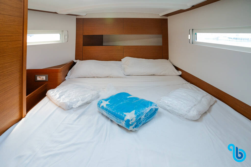 Sun Odyssey 410, PHEIA