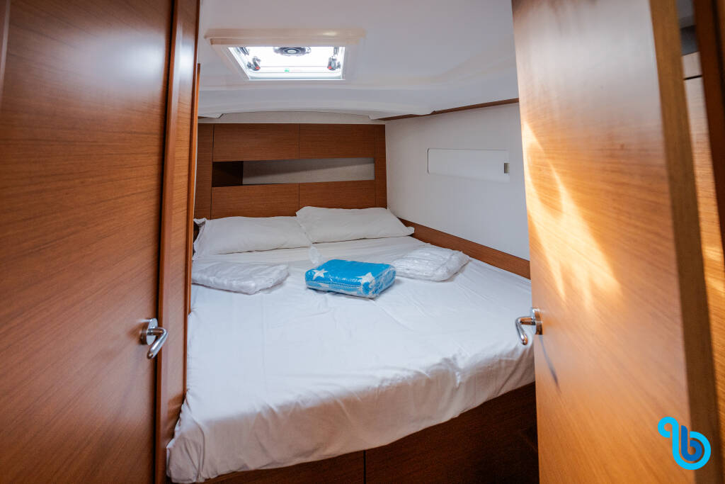 Sun Odyssey 410, PHEIA