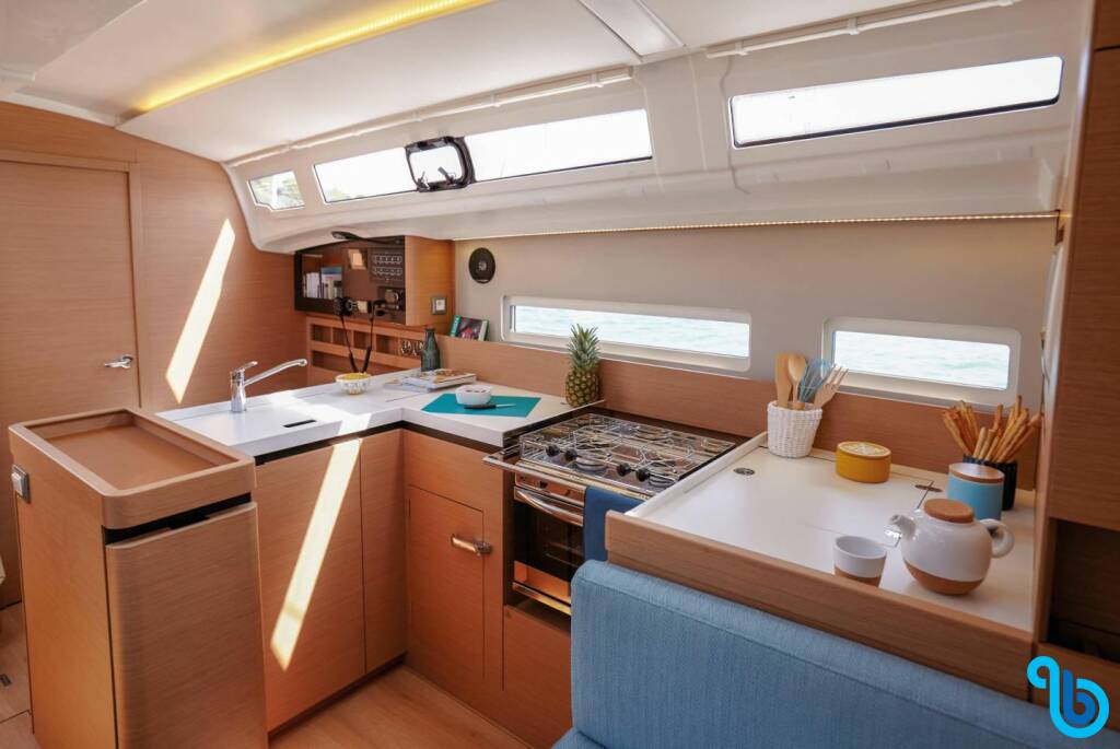 Sun Odyssey 410, 