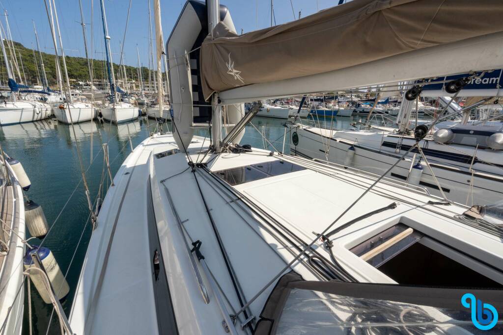 Sun Odyssey 410, PLAYE 