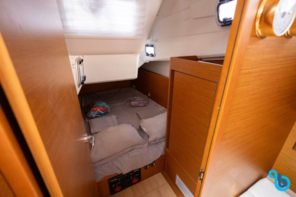 Sun Odyssey 410, MOUSTIQUE II 