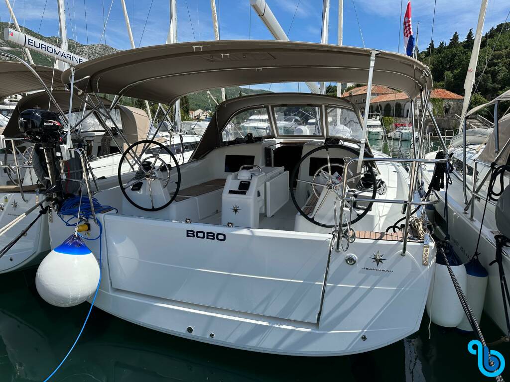 Sun Odyssey 410, Bobo