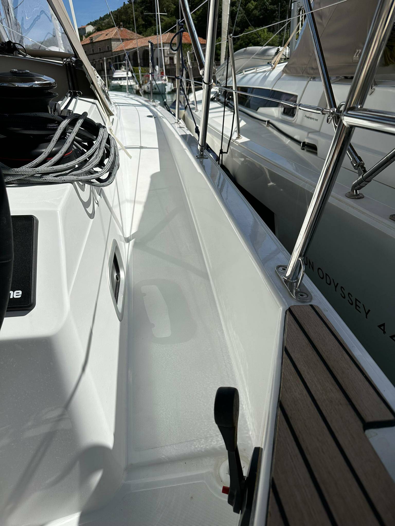 Sun Odyssey 410, Bobo