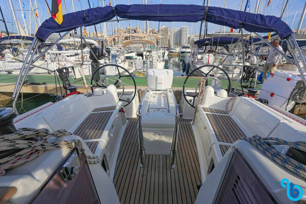 Sun Odyssey 419, 