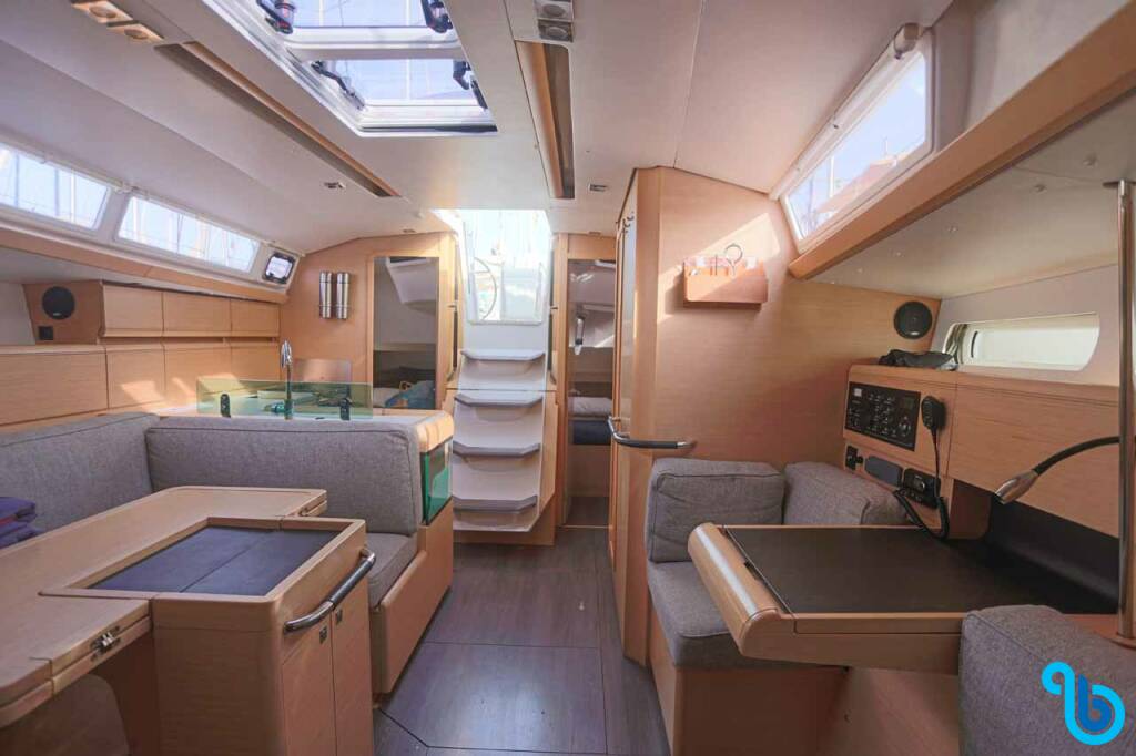 Sun Odyssey 419, 