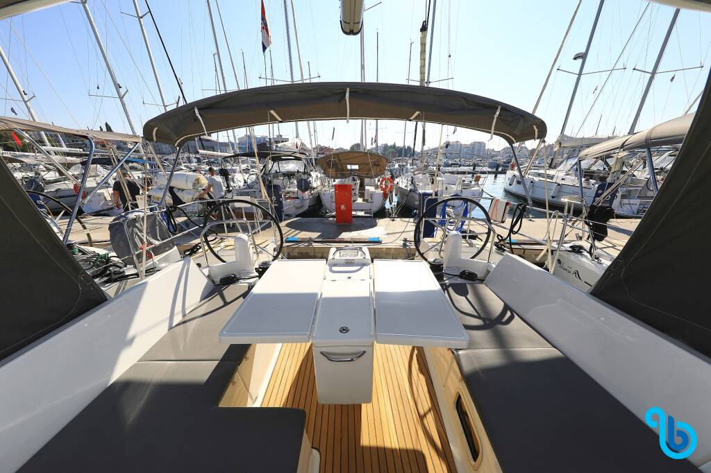 Sun Odyssey 440, 