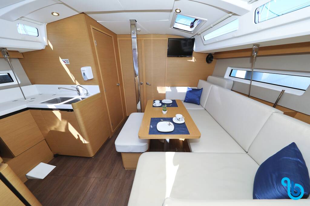 Sun Odyssey 440, 