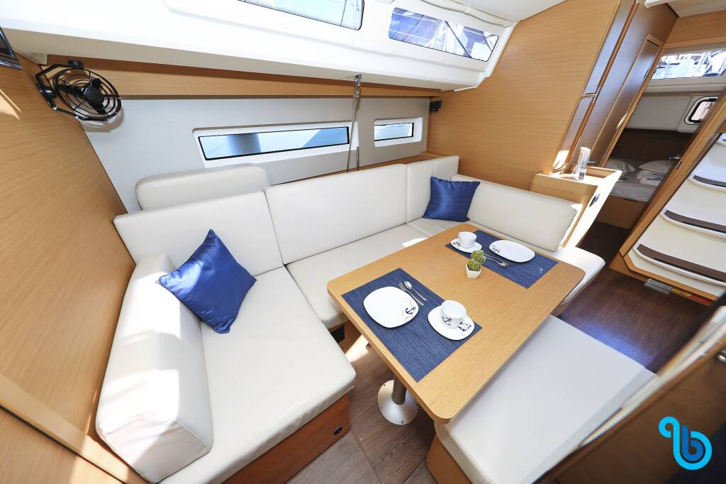 Sun Odyssey 440, 