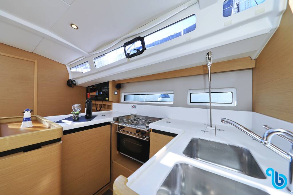 Sun Odyssey 440, 