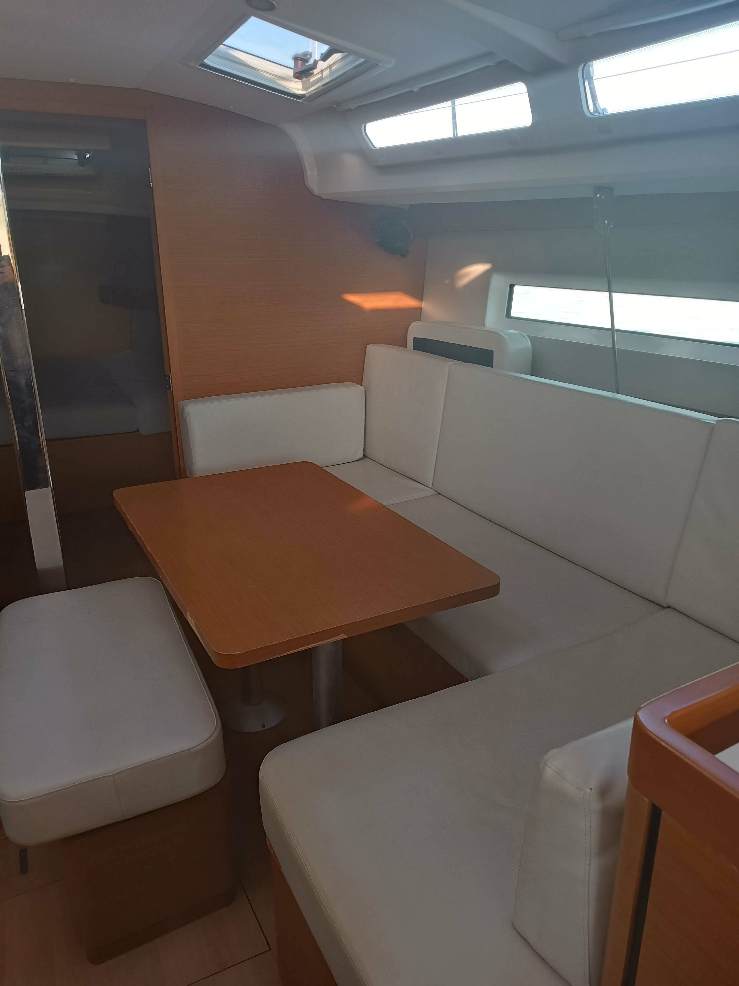 Sun Odyssey 440, PRESTIGE