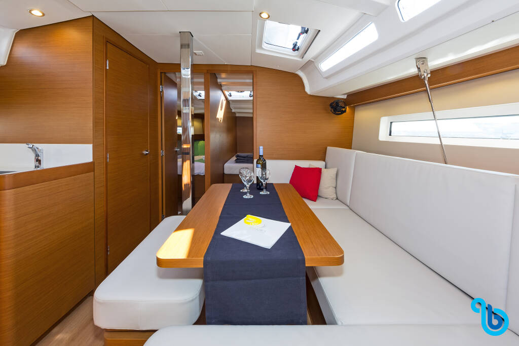 Sun Odyssey 440, DORY