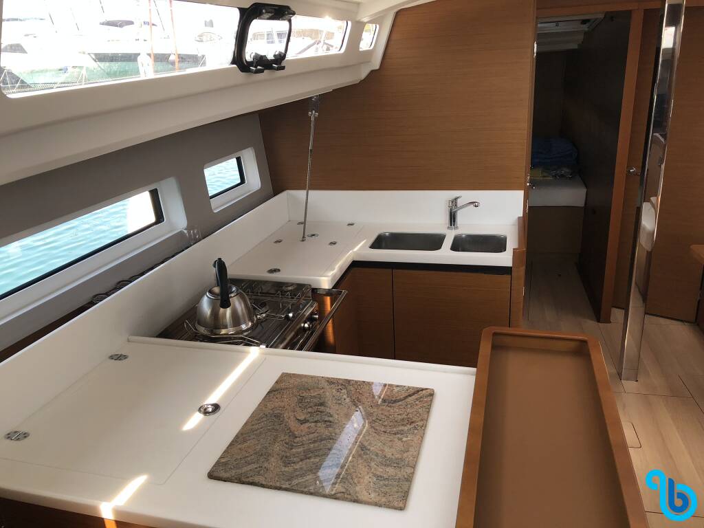 Sun Odyssey 440, Kos 440.1