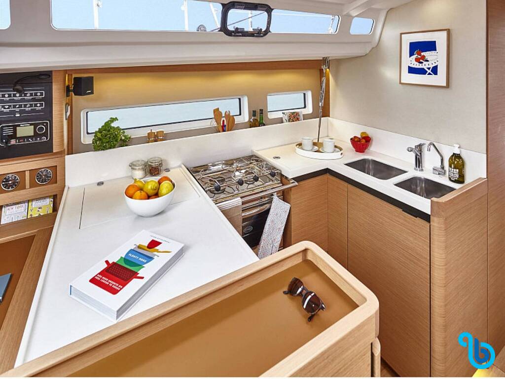 Sun Odyssey 440, NAVILLERA