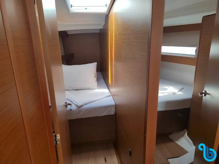 Sun Odyssey 440, ARES