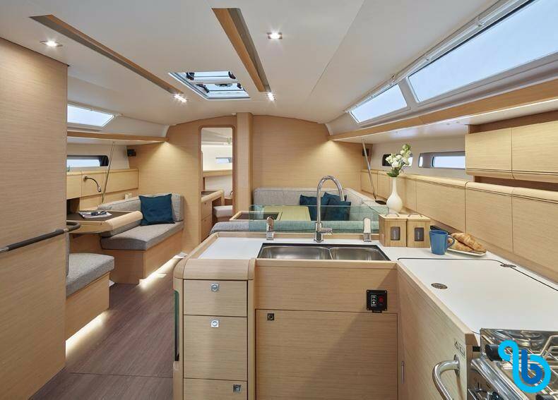 Sun Odyssey 449, VEZAD **