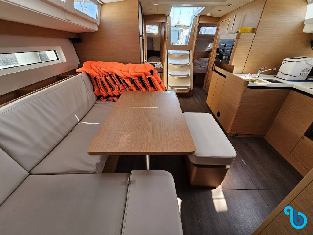 Sun Odyssey 490, Luna