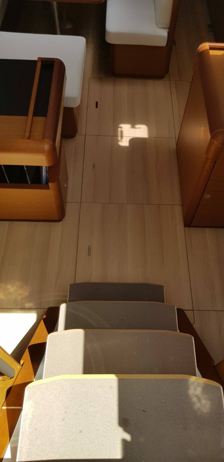 Sun Odyssey 519, Pata