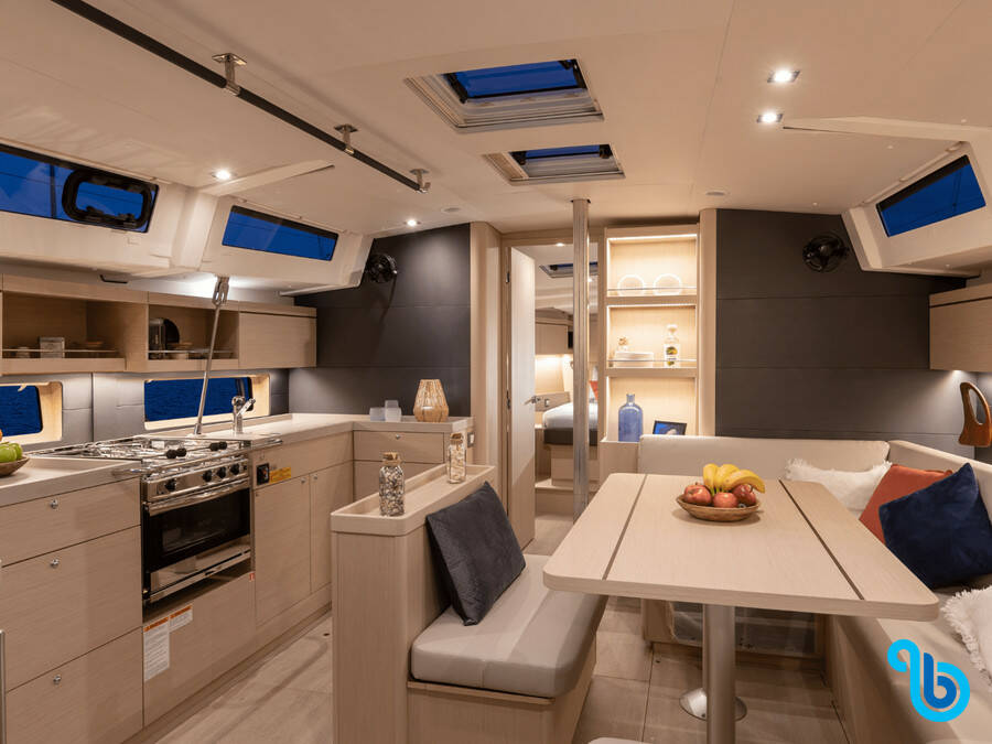 Sailing yacht Sunsail 46.4 