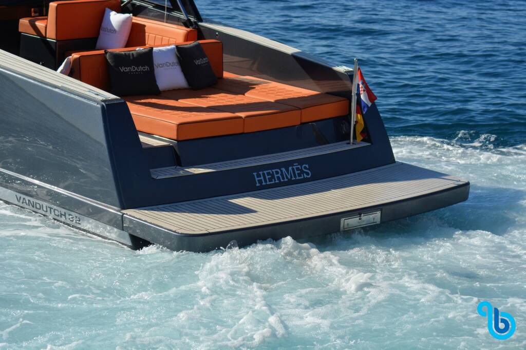 VanDutch 32, Hermes